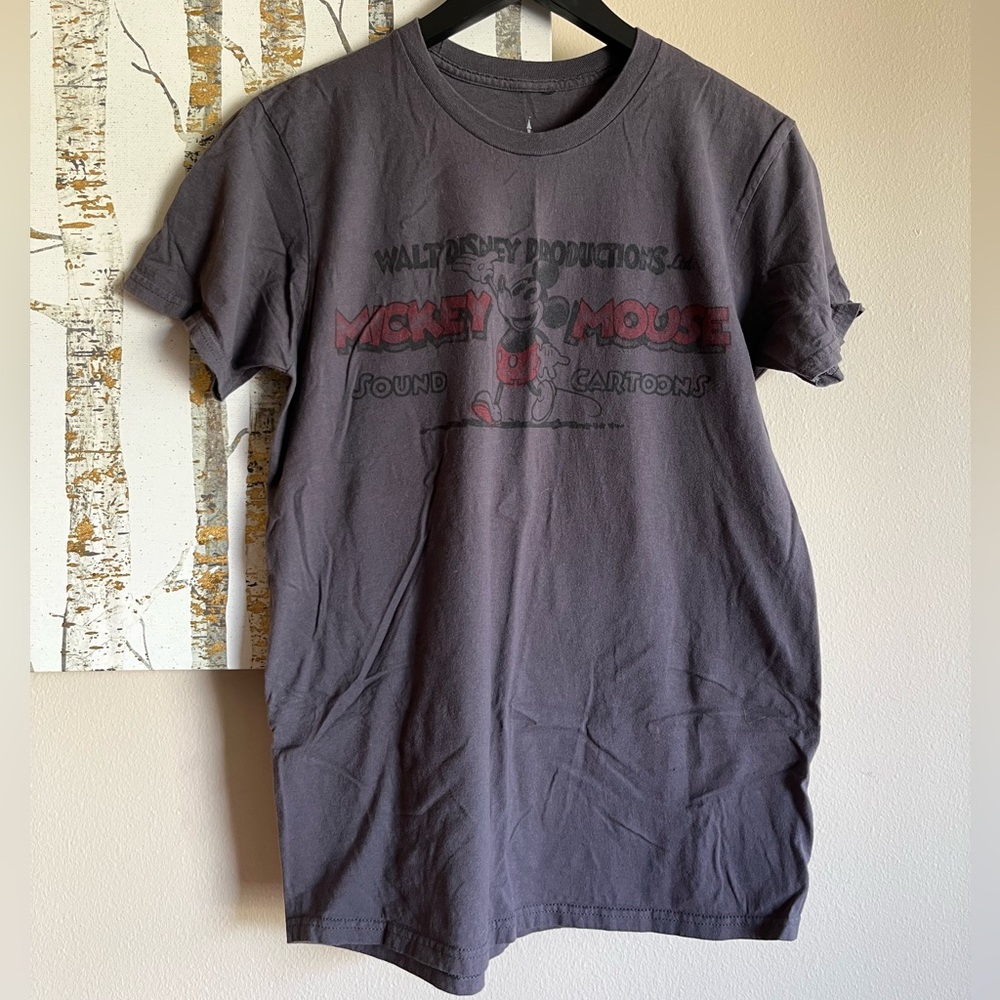 Walt Disney World Disney Parks tshirt grey size medium vintage style Mickey